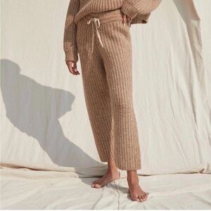 NWOT Lunya chunky wool knit pants